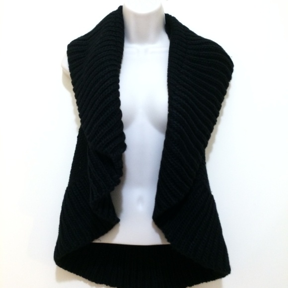 VT Luxe Chunky Convertible Loop Scarf Vest Black - Picture 2 of 8